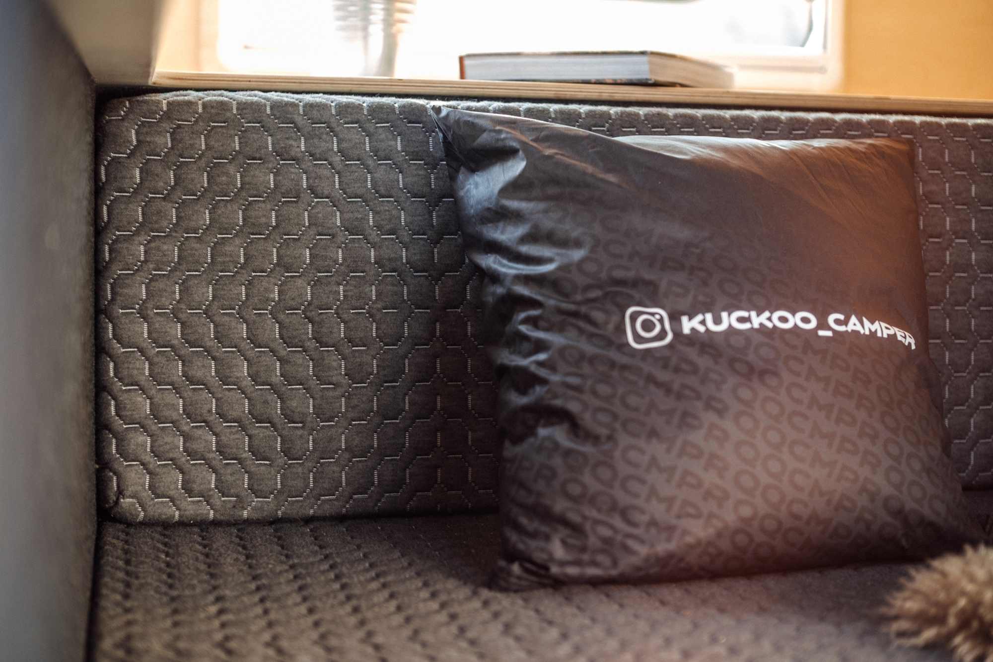 Bruno Kissen mit Kuckoo Camper Logo