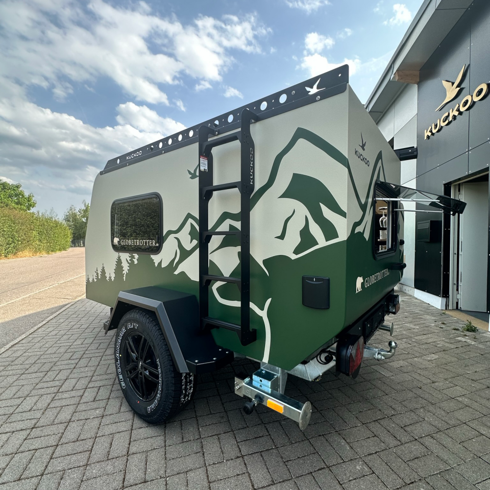 Gobetrotter-Edition Bruno von hinten mit Seitenleiter und Dachträger